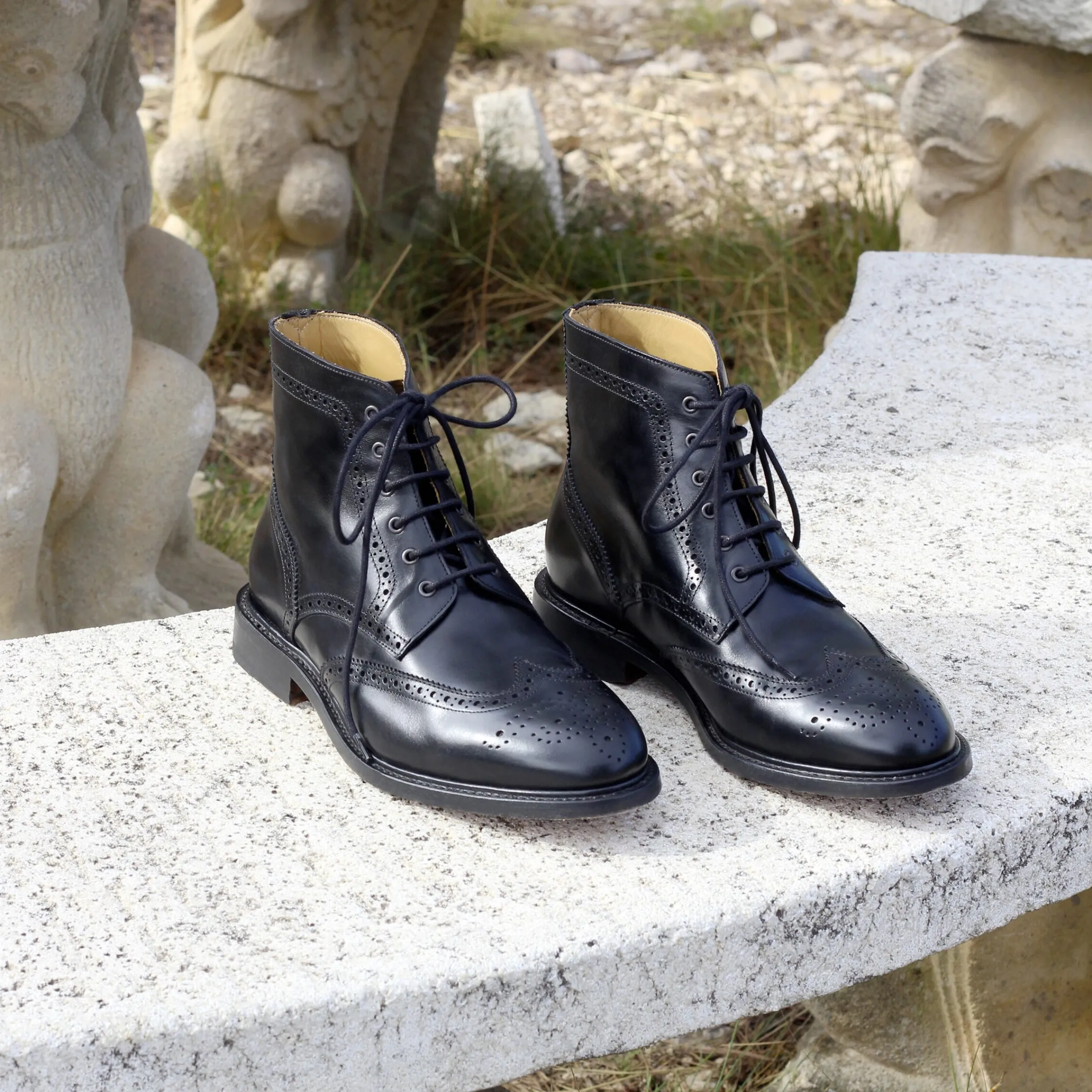 boots_cousu_goodyear_cuir_noir_2.webp Homme JULES & JENN Fins De Série Solidaires | Boots cousu Goodyear cuir